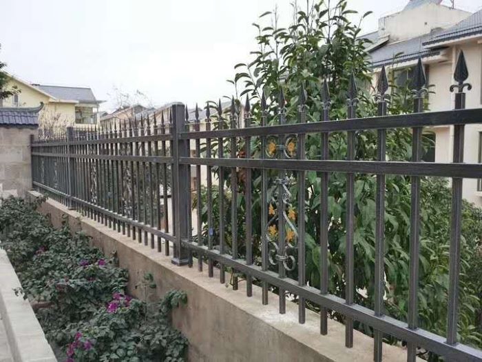 廣東護(hù)欄,東莞護(hù)欄,圍墻護(hù)欄,陽(yáng)臺(tái)護(hù)欄,安全防護(hù)欄